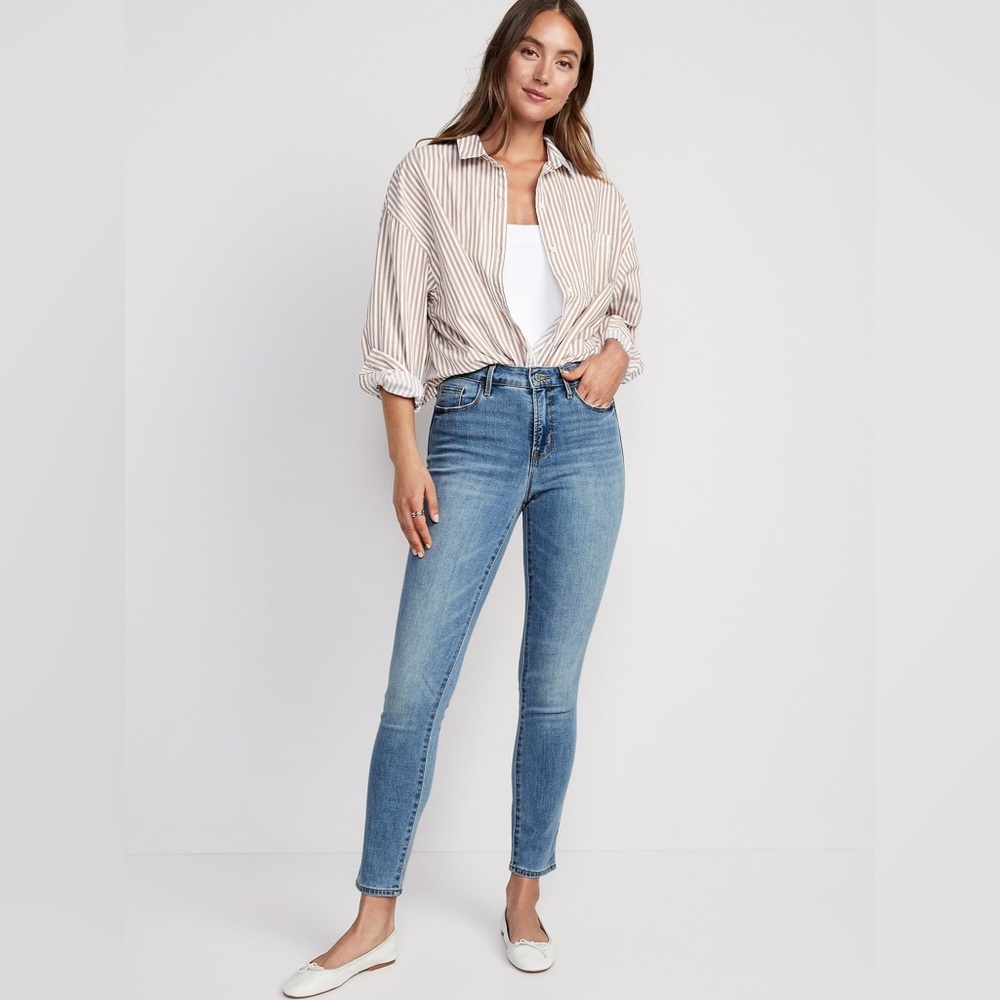 Old Navy | Light Wash Pop Icon Skinny Jeans Size 6 Long